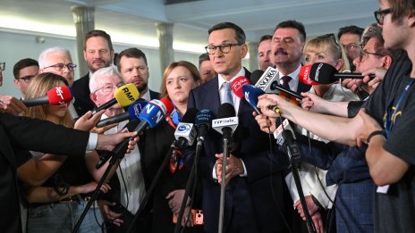 Опозиционата консервативна полска партия PiS се разцепи