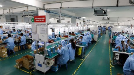 Американска компания ще сглобява телефони в Уганда