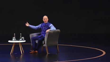 Джеф Безос продаде акции на Amazon за 737 млн. долара