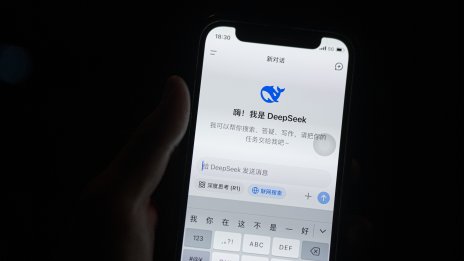 Китай скъсява преднината на САЩ в развитието на AI до само три месеца