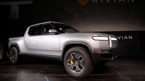 Amazon инвестира в американски производител на електрически пикапи