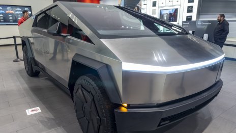 Цената на Cybertruck на Tesla е с 50% по-висока от първоначално обявената