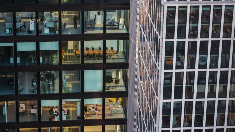 Доверието на германските инвеститори спада, потискайки надеждите за възстановяване