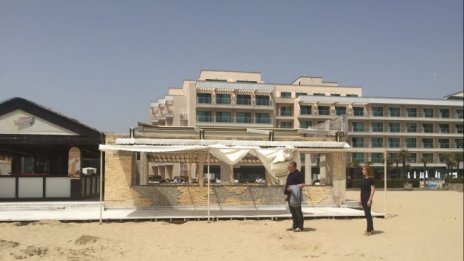 Ангелкова: Ще реагираме на всеки сигнал за незаконни обекти върху плажовете