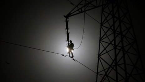 Гърция се съгласи да продава държавни въглищни електроцентрали