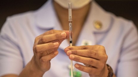 Опасенията около AstraZeneca растат, хвърляйки Европа в нова криза