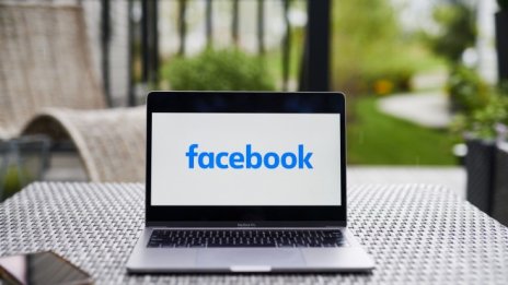 Facebook ще маркира всички публикации за ваксини срещу коронавируса