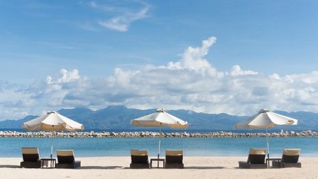 По-голямото отстояние между чадърите на плажа ще важи и за Лято 2021