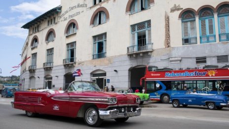 Американското ембарго е удобно оправдание и важен инструмент за режима в Куба