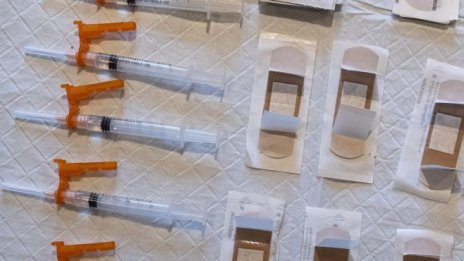 Над половината пълнолетни европейци вече са ваксинирани