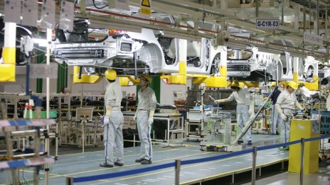 Toyota ускорява развитието на електромобилни технологии в Китай