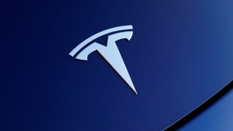 Tesla губи позиции като работодател