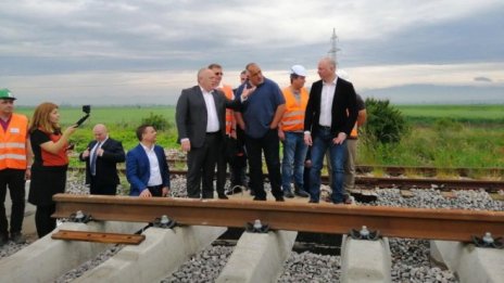 Борисов провери новия жп път по отсечката София-Елин Пелин