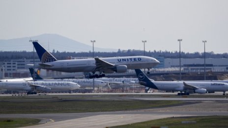 САЩ предлагат спасителен пакет за авиокомпаниите в размер на 58 млрд. долара