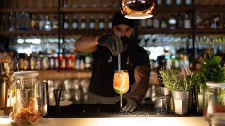 Улеснява се наемането на граждани от трети страни за сезонна работа в България