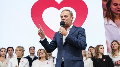 Полша ще емитира дълг в злоти, евро и долари до 2028 г.