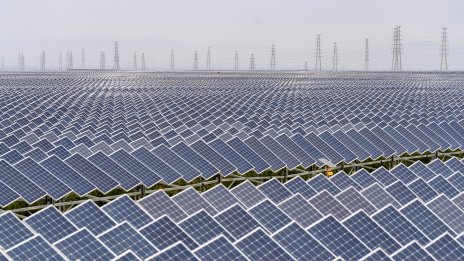 Новите оръжия на китайския бизнес за глобално разширяване – батерии и фотоволтаици 