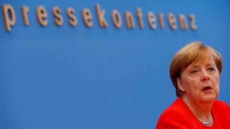 Меркел се противопостави на американските заплахи за Huawei