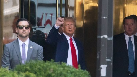 Тръмп обещал отмяна на стимули за електромобилите срещу 1 млрд. долара от петролния бизнес