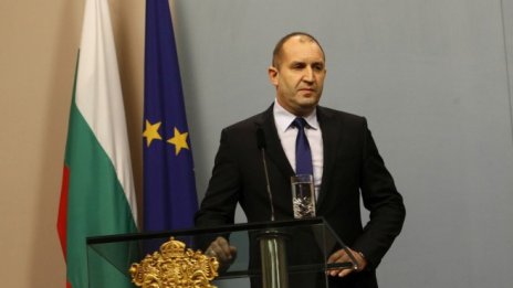 Румен Радев: Изборът на самолет с тази процедура е троен удар по България