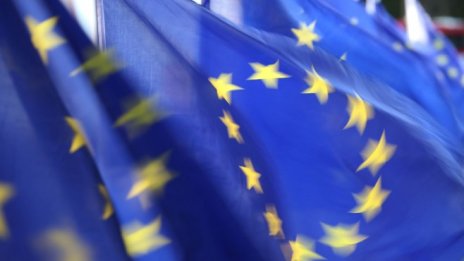 Л. Кючуков: Спасителният план на ЕК - оферта за тиха революция