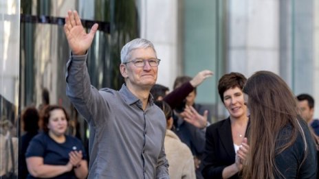 Акционери могат да съдят Apple заради коментари на Тим Кук