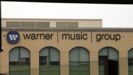 Warner Music отпразнува успешното си борсово завръщане