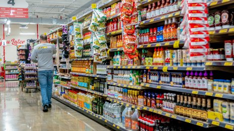 Потребителското доверие в САЩ спада до петмесечно дъно