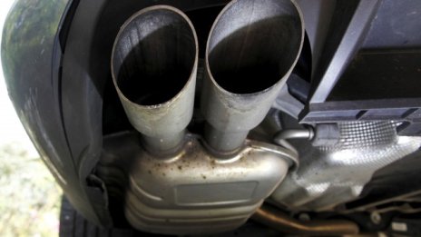 Автомобилната индустрия иска от ЕС отлагане на новите правила за вредни емисии