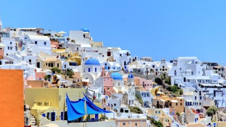 Наемодателите в Гърция все повече предпочитат туристи пред дългосрочни наематели