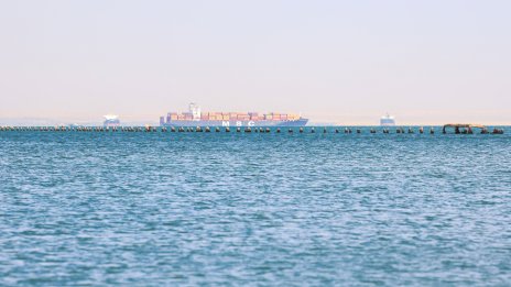 Как кризата в Червено море удвои търсенето на жп транспорт?