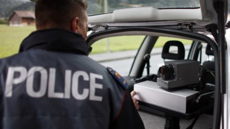 Полицията в ЕС ще спира автомобите от разстояние