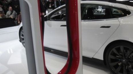 Daimler флиртува с Tesla