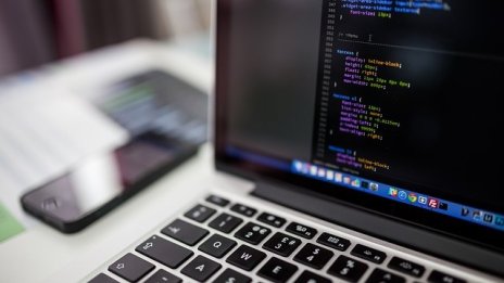 Дигиталните технологии тласкат фирмите към наемане на тесни специалисти
