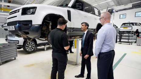 Британското отстъпление от климатичните цели обърква автомобилните производители