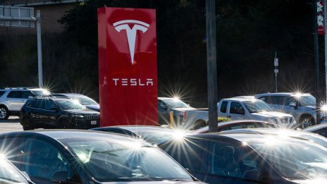 Tesla се отказва от плановете за бюджетна кола при засилена конкуренция с китайските компании