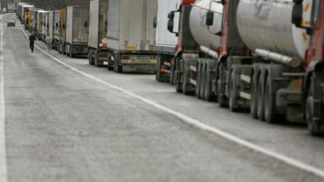 Агенция "Митници" с мерки за облекчаване на трафика на ГКПП "Кулата"