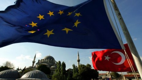 Анализатор: Подкрепата на кюрдите е решаваща за изхода от изборите в Турция