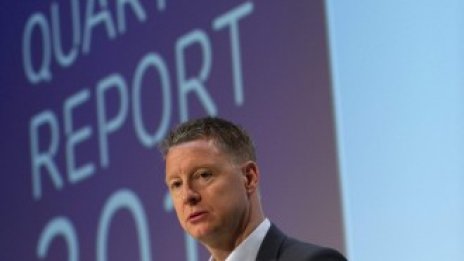 Печалбата на Ericsson за четвъртото тримесечие спадна наполовина