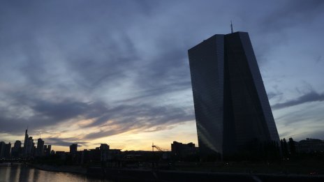 Паричните пазари в Европа залагат на разхлабване, централните банкери потискат оптимизма им