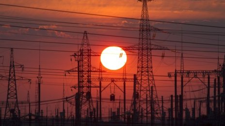 Успя ли българската енергетика да прекоси минното поле през 2015 г.?
