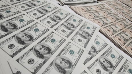 Посланието на Wall Street за 2016 г: Купувайте долари