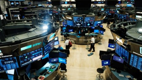 След големи колебания щатските индекси завършиха на червено