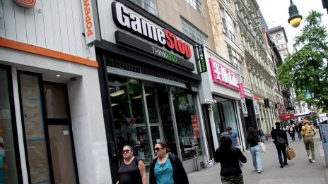 Акциите на GameStop потънаха под тежестта на съмненията за биткойн стратегията