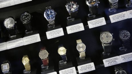 Искате по-добра възвръщаемост от акции и криптовалути? Вземете си скъп часовник