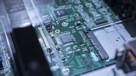 Слабата прогноза на AMD ѝ донесе 6% спад на борсата