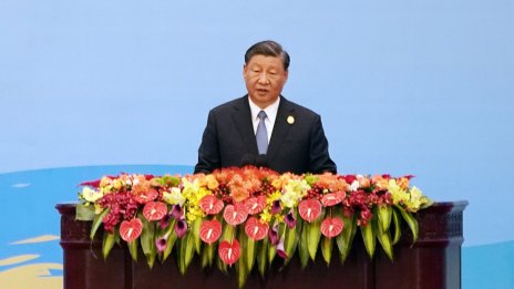 Си Дзинпин иска Германия да попречи на задаващата се търговска война между Китай и ЕС