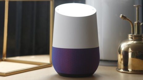 Google Assistant вече се учи да говори с акцент