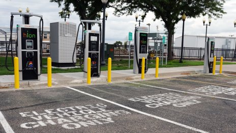 В САЩ са заработили над 1000 нови зарядни станции през втората половина на 2023 г.