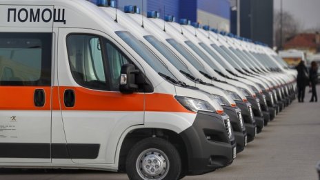 КЗК отхвърли жалбата срещу търга за доставка на високопроходими линейки